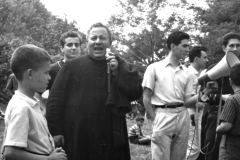 Don-Ga-sprona-al-microfono